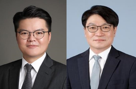 닥사 신규 자문위원으로 위촉된 김시목(왼쪽)법무법인 율촌 변호사와 이민섭 김앤장 법률사무소 자금세탁방지팀장. 닥사 제공.